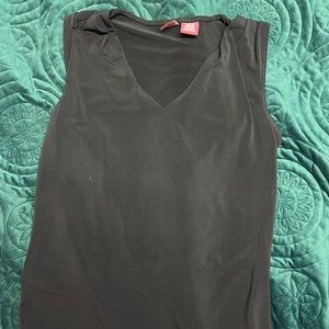 Black, v-neck tank top size small